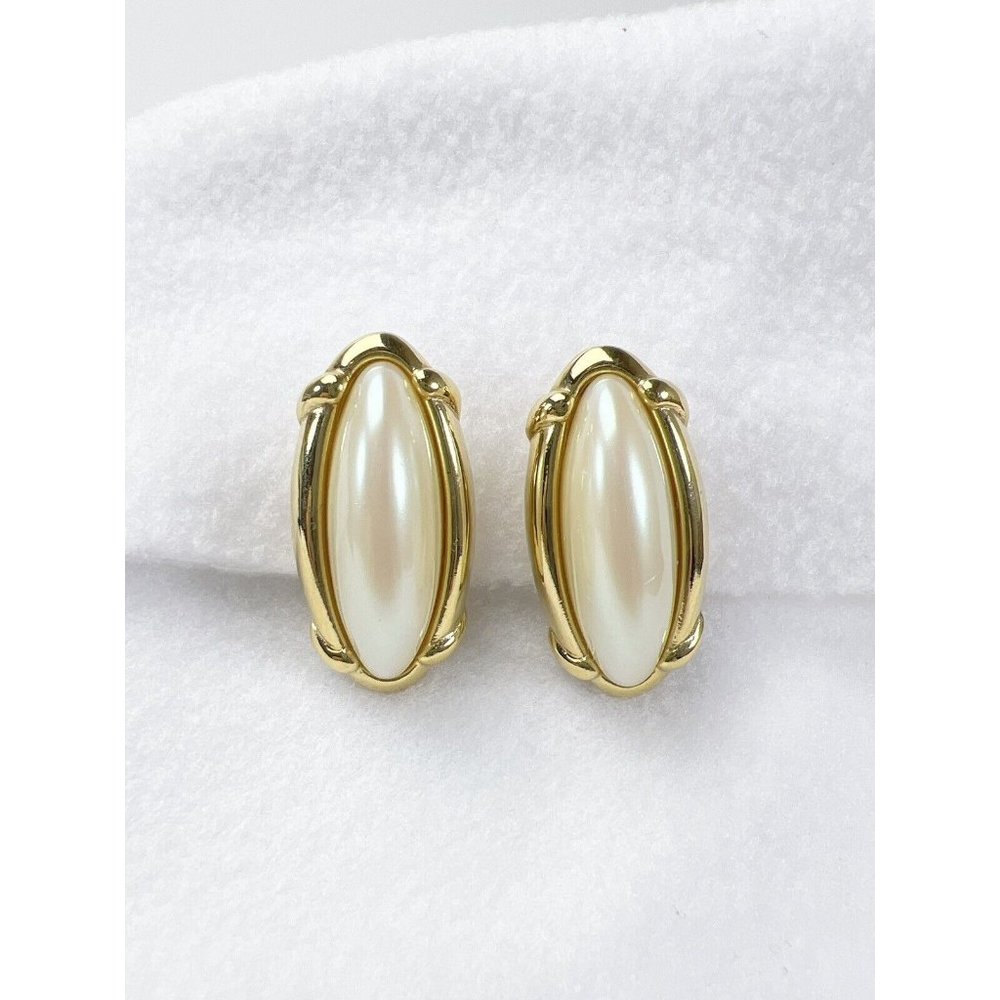 Richelieu High End Gold Pearl Vintage Earrings Oblong Cabachon